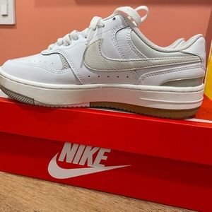 Nike Women’s Gamma Force 8.5